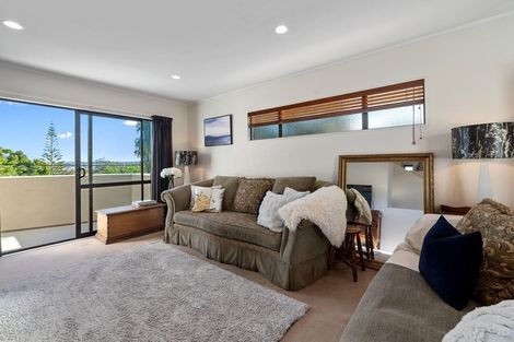 Photo of property in 2/222 Forrest Hill Road, Forrest Hill, Auckland, 0620