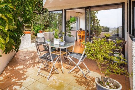 Photo of property in 2/7 Calypso Place, Rothesay Bay, Auckland, 0630