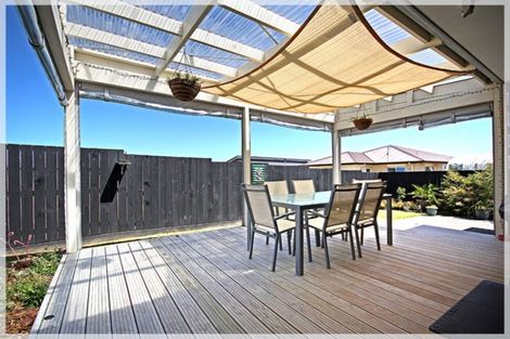 Photo of property in 12 Oxnam Place, Foxton Beach, Foxton, 4815