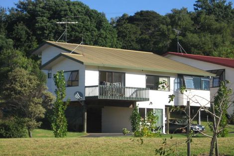 Photo of property in 2/14 Greenvalley Rise, Glenfield, Auckland, 0629