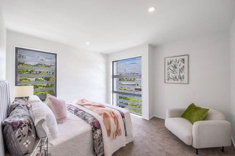 Photo of property in 17e Bruce Road, Glenfield, Auckland, 0629