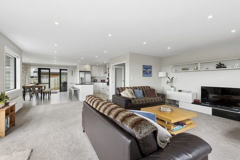 Photo of property in 75 Endeavour Drive, Whitby, Porirua, 5024