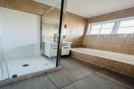 Photo of property in 422 Roscommon Road, Clendon Park, Auckland, 2103