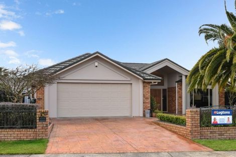 Photo of property in 76 Cairns Crescent, Rototuna, Hamilton, 3210