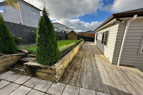 Photo of property in 16 San Casello Rise, Henderson, Auckland, 0612