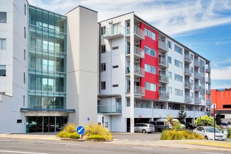 Photo of property in Shoal Haven Apartments, 206a/130 Anzac Street, Takapuna, Auckland, 0622