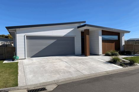 Photo of property in 3 Snappers Lane, Foxton Beach, Foxton, 4815