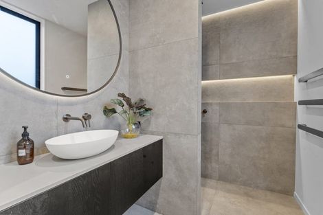 Photo of property in 17a Roland Road, Greenhithe, Auckland, 0632