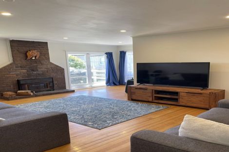 Photo of property in 24 Waipani Road, Te Atatu Peninsula, Auckland, 0610