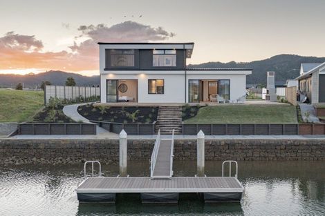 Photo of property in 19 Station Road, Loburn, Rangiora, 7472