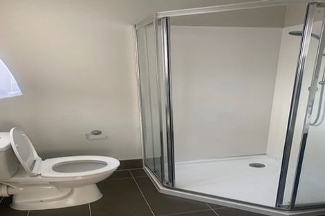 Photo of property in 5 Rosalind Road, Glenfield, Auckland, 0629