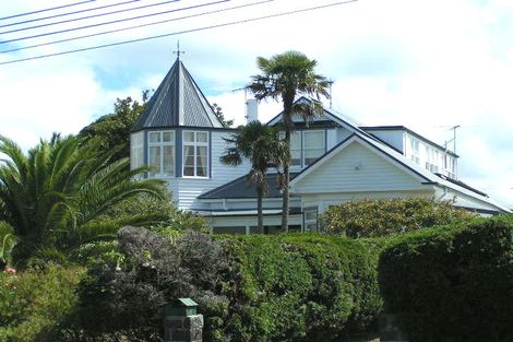 Photo of property in 208 Queen Street, Northcote Point, Auckland, 0627