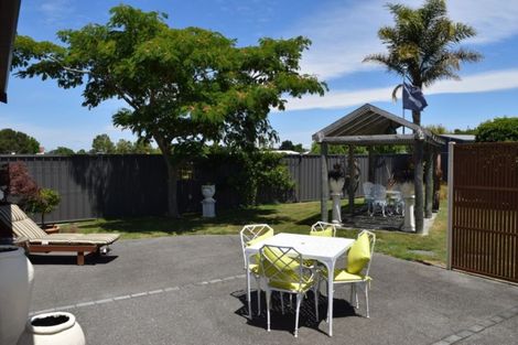 Photo of property in Heynes Place, 16 Heynes Place, Clive, 4102