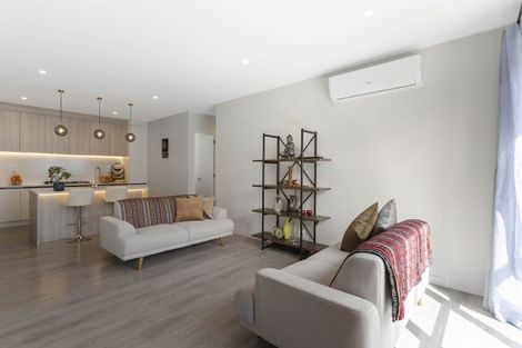 Photo of property in 14 Vinistra Road, Kumeu, 0810