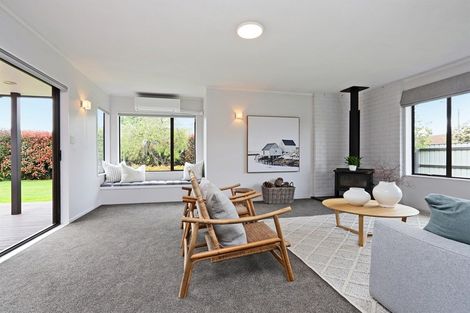 Photo of property in 2 Alley Place, Taradale, Napier, 4112