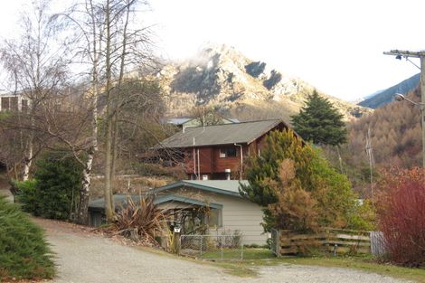 Photo of property in 8 Surrey Street, Arrowtown, 9302