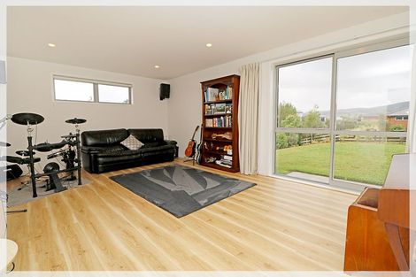 Photo of property in 17 Westwood Drive, Aokautere, Palmerston North, 4471