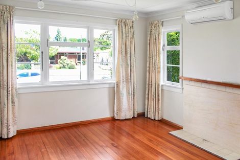 Photo of property in 12 Centennial Drive, Hokowhitu, Palmerston North, 4410