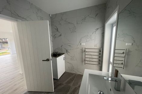 Photo of property in 75a Andrew Road, Howick, Auckland, 2010