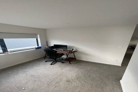 Photo of property in 10 John Burn Road, Takanini, 2110