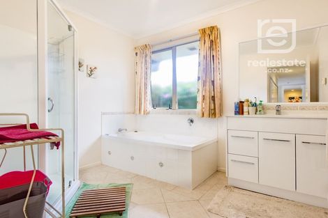 Photo of property in 157 Kilkenny Drive, East Tamaki Heights, Auckland, 2016