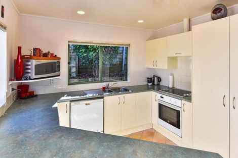 Photo of property in 31 Menen Place, Manurewa, Auckland, 2105