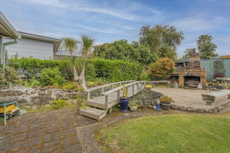 Photo of property in 14 Annette Place, Whitianga, 3510