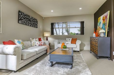 Photo of property in 74a Buscomb Avenue, Henderson, Auckland, 0610