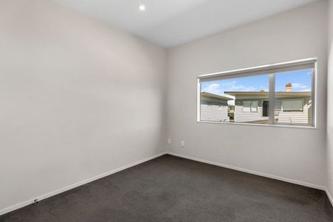 Photo of property in 6/45a Swanson Road, Henderson, Auckland, 0610