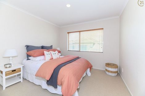 Photo of property in 28 Santa Ana Drive, Dannemora, Auckland, 2016