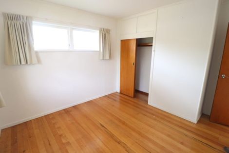 Photo of property in 4 La Rosa Street, Green Bay, Auckland, 0604