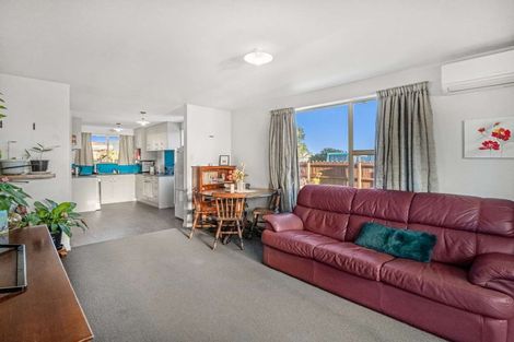 Photo of property in 2/90 Queenspark Drive, Parklands, Christchurch, 8083