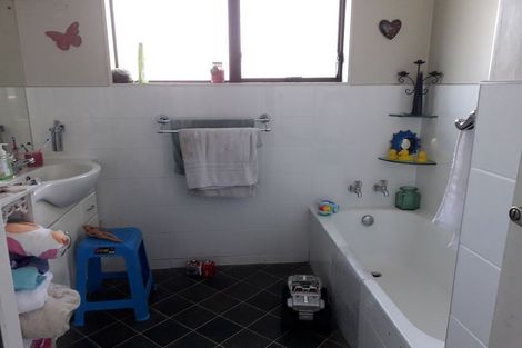 Photo of property in 7 Pokapu Place, Bethlehem, Tauranga, 3110