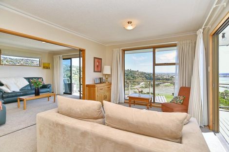 Photo of property in 2/56 Balmoral Lane, Redcliffs, Christchurch, 8081