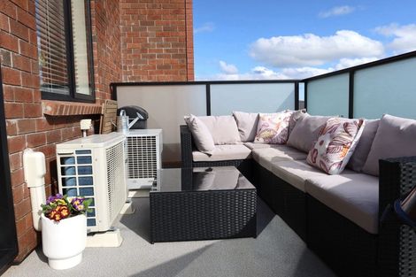Photo of property in 3/22 Kerewhenua Crescent, Hobsonville, 0616