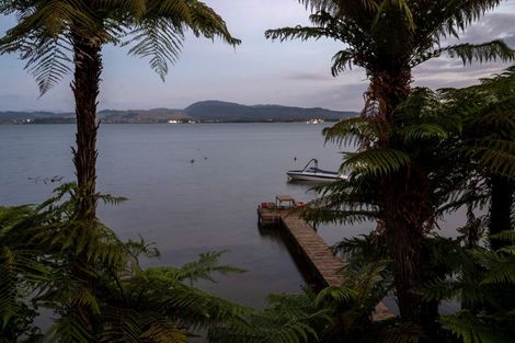 Photo of property in 155 Kawaha Point Road, Kawaha Point, Rotorua, 3010