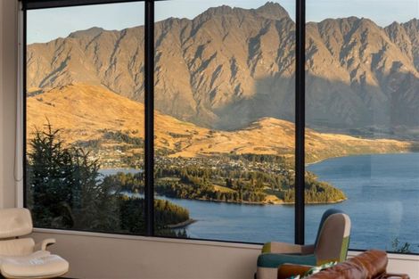 Photo of property in 9 Vanda Place, Fernhill, Queenstown, 9300