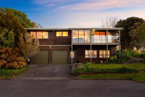Photo of property in 25 James Cook Drive, Whitby, Porirua, 5024