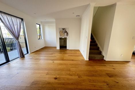 Photo of property in 15 Mahalo Avenue, Wiri, Auckland, 2104