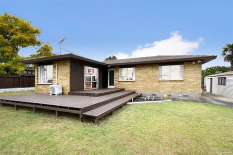 Photo of property in 17 Helms Place, Manurewa, Auckland, 2102