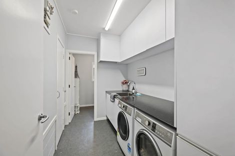 Photo of property in 34 Sunnyhill Crescent, Sunnyhills, Auckland, 2010