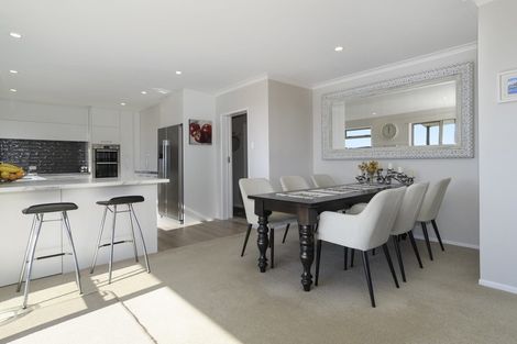 Photo of property in 18 Hinewa Road, Otumoetai, Tauranga, 3110