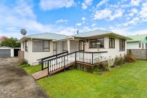 Photo of property in 8 Tudor Road, Pahiatua, 4910