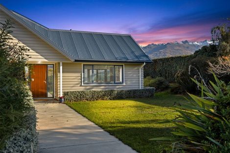 Photo of property in 5 Ethereal Crescent, Mount Pisa, Cromwell, 9383