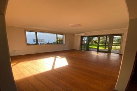 Photo of property in 9 Greers Road, Weymouth, Auckland, 2103
