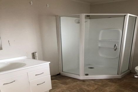 Photo of property in 48 Strid Road, Te Atatu South, Auckland, 0610