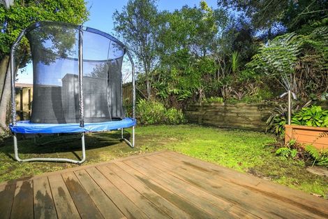 Photo of property in 28 Lavery Place, Sunnynook, Auckland, 0632