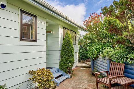 Photo of property in 27 Humphreys Grove, Titahi Bay, Porirua, 5022