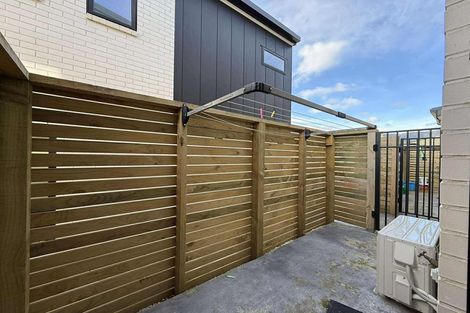 Photo of property in 2/27 Main Road, Wainuiomata, Lower Hutt, 5014