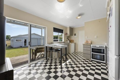 Photo of property in 26 Avenue North Road, Levin, 5510